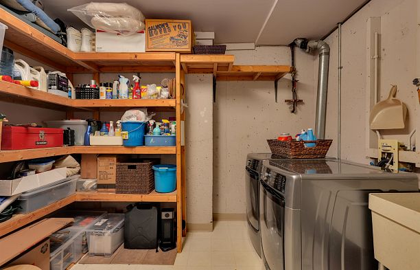 4035 Springtree Drive Quilchena