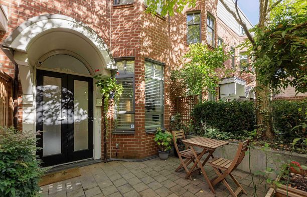 828 W 6th Avenue Fairview VW