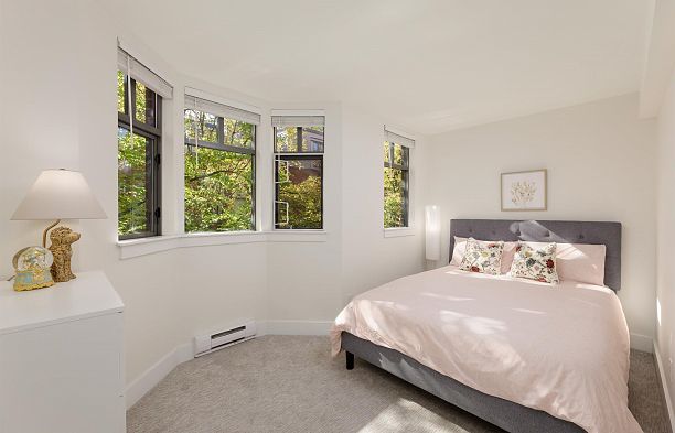 828 W 6th Avenue Fairview VW