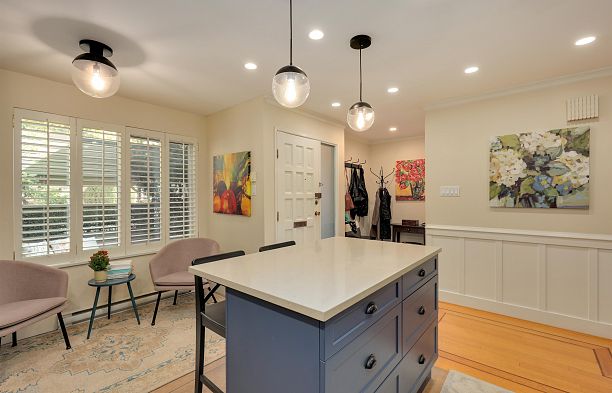 4035 Springtree Drive Quilchena