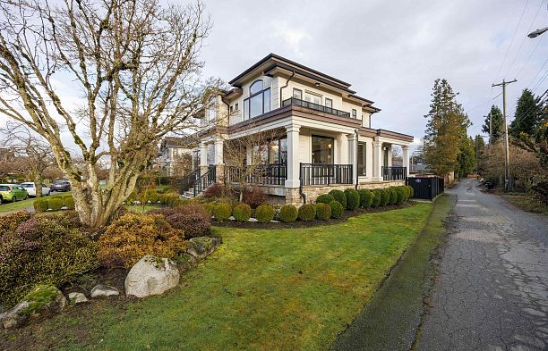 4482 Brakenridge Street Quilchena