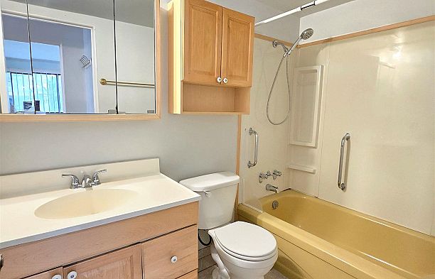 207 350 E 5th Avenue Mount Pleasant VE