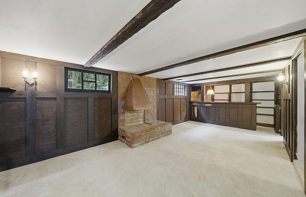 5761 Holland Street Southlands