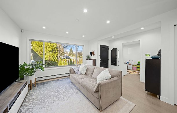 870 W 59th Avenue Marpole