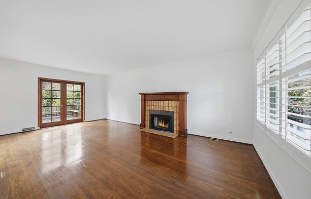 5761 Holland Street Southlands