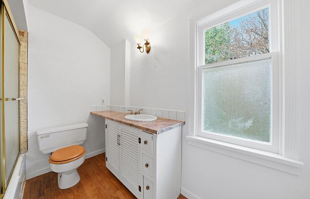 5761 Holland Street Southlands