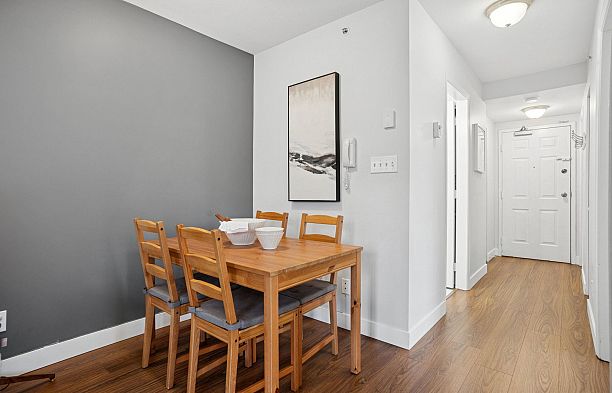 201 1099 W 71st Avenue Marpole