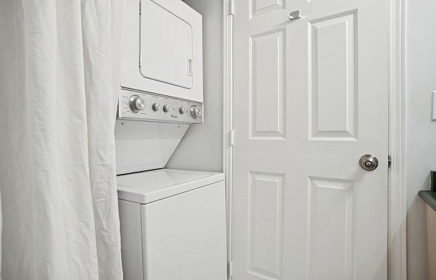 201 1099 W 71st Avenue Marpole