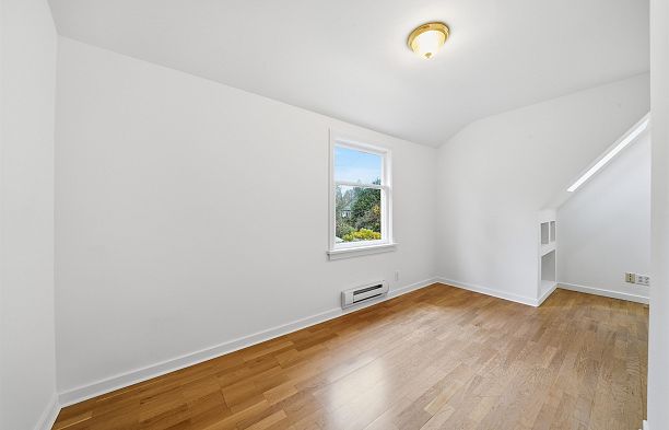 5761 Holland Street Southlands