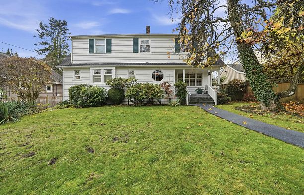 5761 Holland Street Southlands