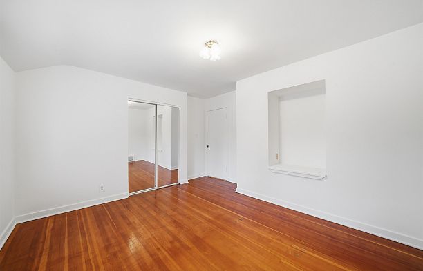 5761 Holland Street Southlands