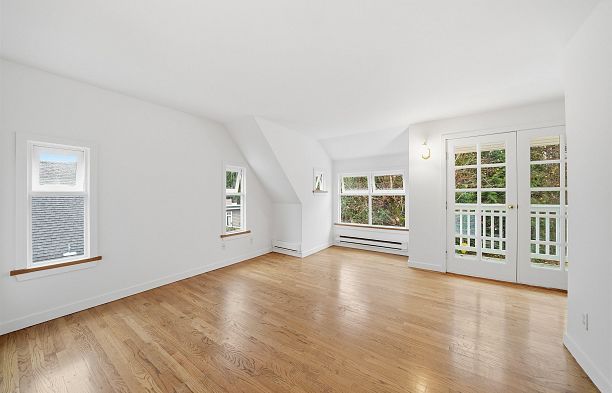 5761 Holland Street Southlands