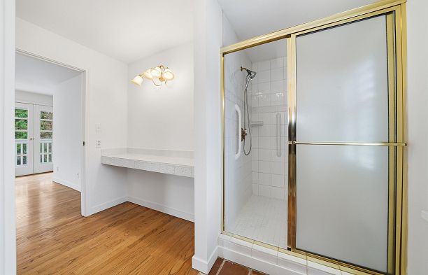 5761 Holland Street Southlands