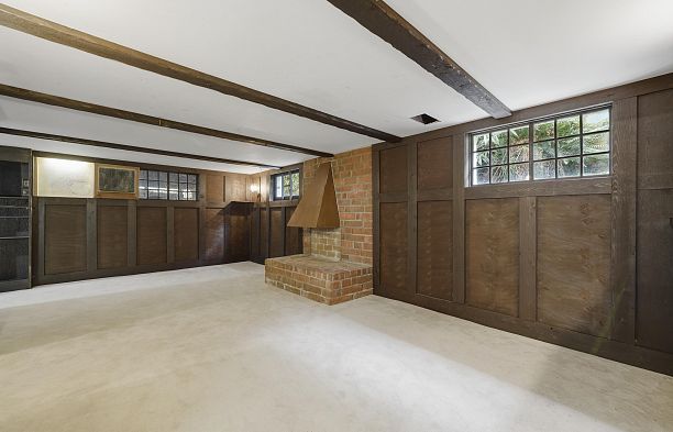 5761 Holland Street Southlands