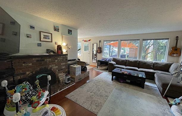 88 W 48th Avenue Oakridge VW