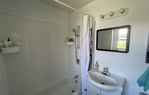 88 W 48th Avenue Oakridge VW