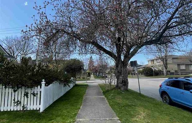 88 W 48th Avenue Oakridge VW