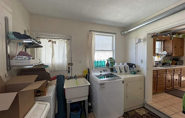 88 W 48th Avenue Oakridge VW