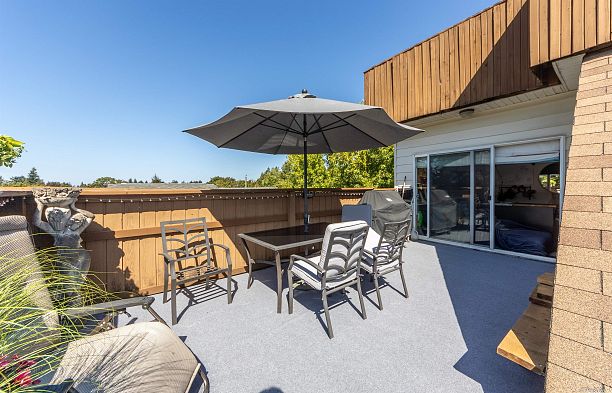 2141 W 47 Avenue Kerrisdale