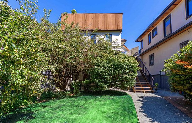 2141 W 47 Avenue Kerrisdale