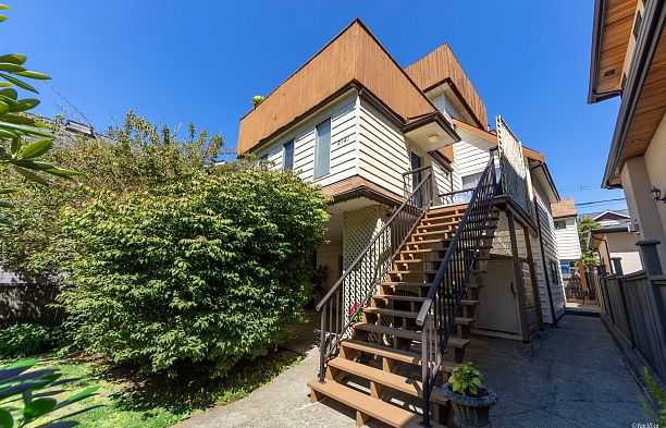 2141 W 47 Avenue Kerrisdale