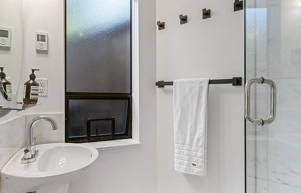 204 2410 Cornwall Avenue Kitsilano