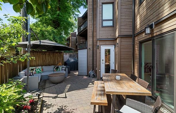 204 2410 Cornwall Avenue Kitsilano