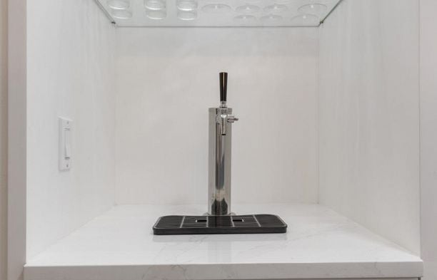 204 2410 Cornwall Avenue Kitsilano