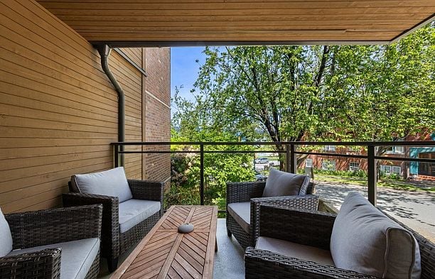 204 2410 Cornwall Avenue Kitsilano