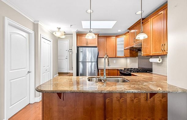 406 2103 W 45th Avenue Kerrisdale