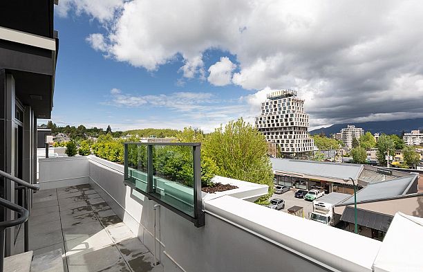 406 3668 W 10th Avenue Kitsilano