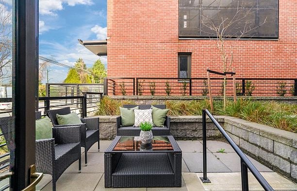 6322 Oak Street Oakridge VW