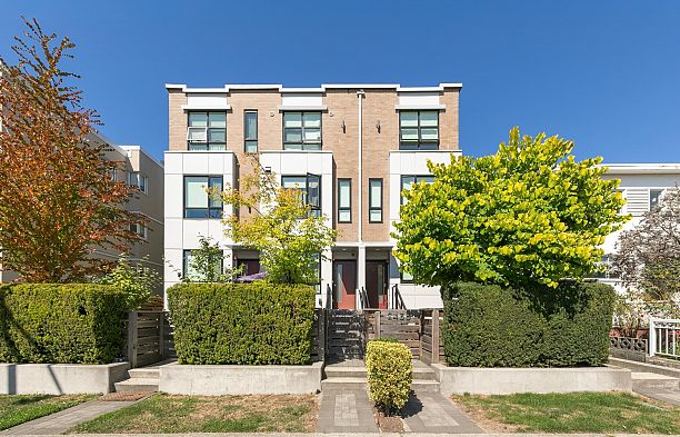 2431 W Broadway Kitsilano