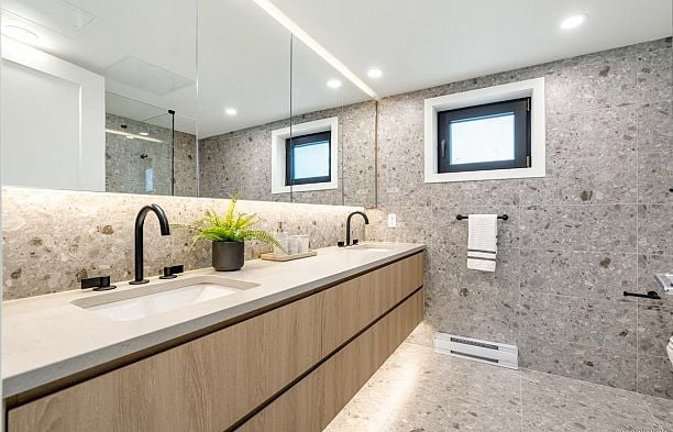 6322 Oak Street Oakridge VW