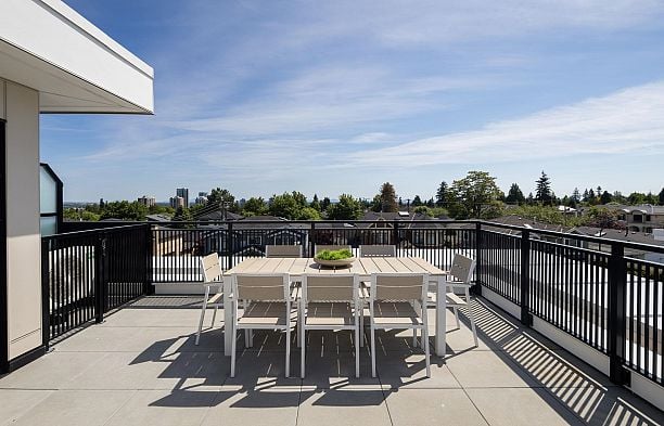 213 715 W 49th Avenue Oakridge VW