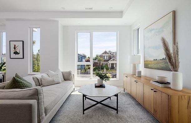 213 715 W 49th Avenue Oakridge VW