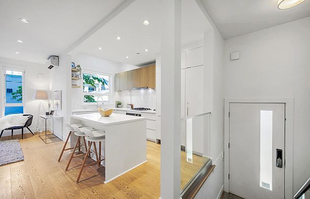 2431 W Broadway Kitsilano