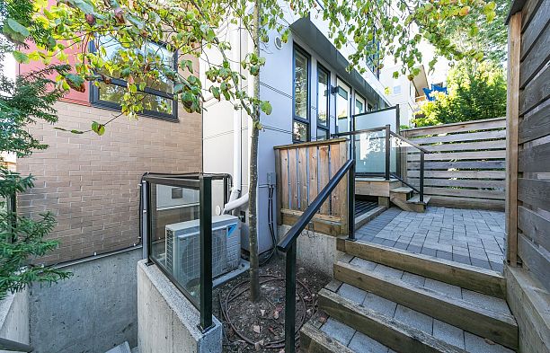 2431 W Broadway Kitsilano