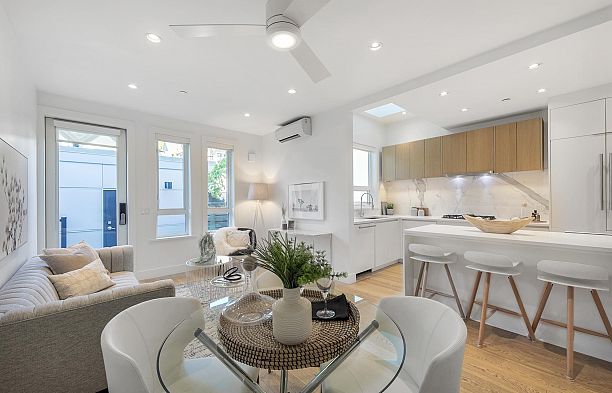 2431 W Broadway Kitsilano