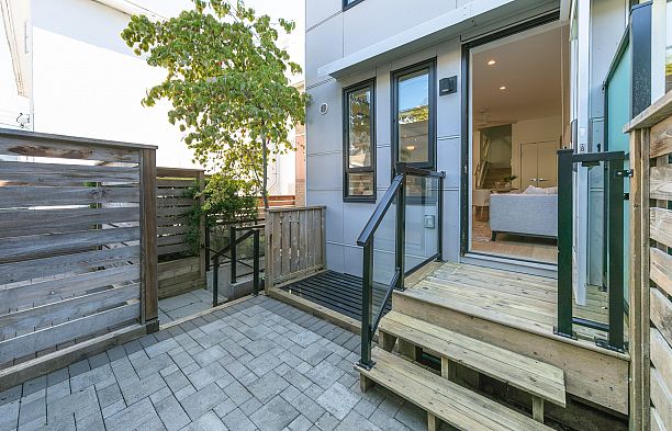 2431 W Broadway Kitsilano