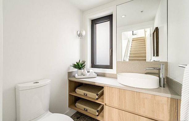 6322 Oak Street Oakridge VW