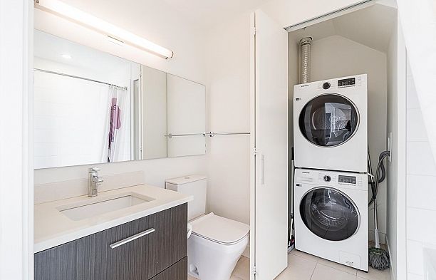 PH1 6033 Gray Avenue University VW