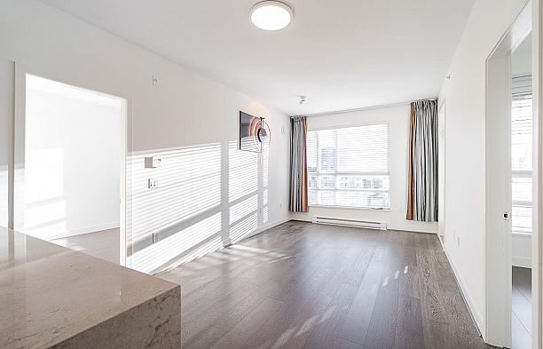 PH1 6033 Gray Avenue University VW