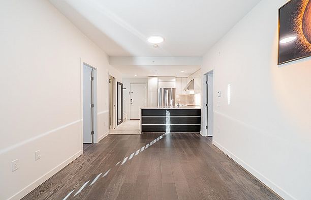 PH1 6033 Gray Avenue University VW