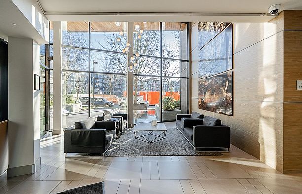 PH1 6033 Gray Avenue University VW