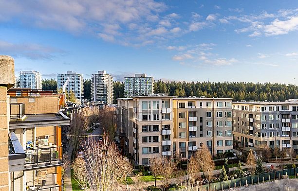 PH1 6033 Gray Avenue University VW