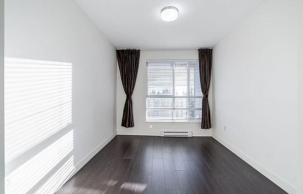 PH1 6033 Gray Avenue University VW