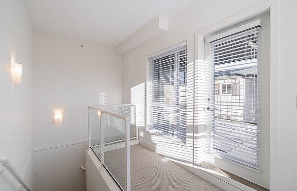 PH1 6033 Gray Avenue University VW