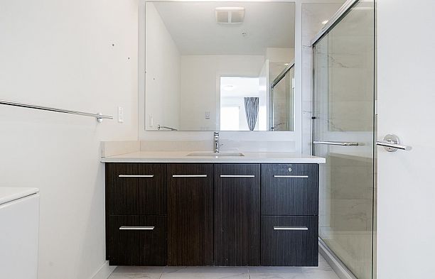 PH1 6033 Gray Avenue University VW