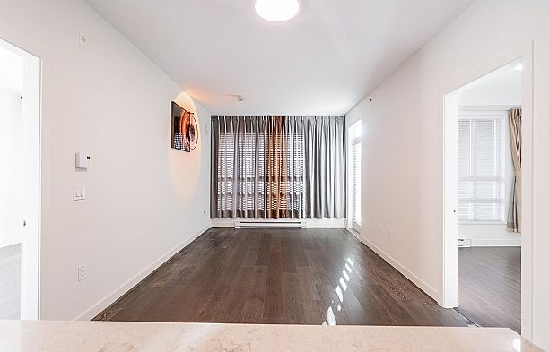 PH1 6033 Gray Avenue University VW